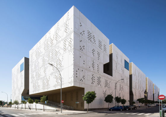 Ventilated Aluminium Curtain Wall Cladding Veneer Exterior Decoration
