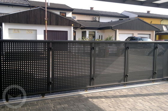 Outdoor Garden Aluminum Privacy Fence Noise Reduction Customized