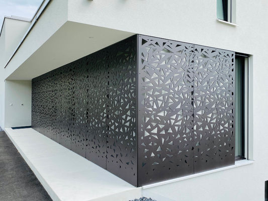 OEM Black Aluminum Slat Fence Panels Fireproof Expandable Foil Wrought Iron
